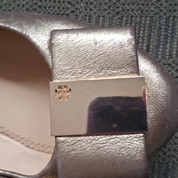 Tory Burch Women's Gold Ballet Flats - Picture 6 of 9